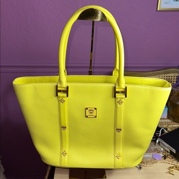 MCM Yellow Tote Bag - Picture 5 of 17